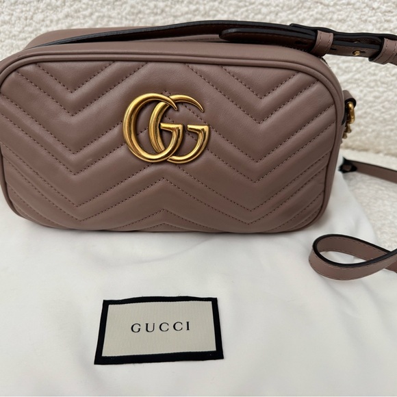 GUCCI MARMONT CAMERA BAG SMALL - Picture 1 of 13